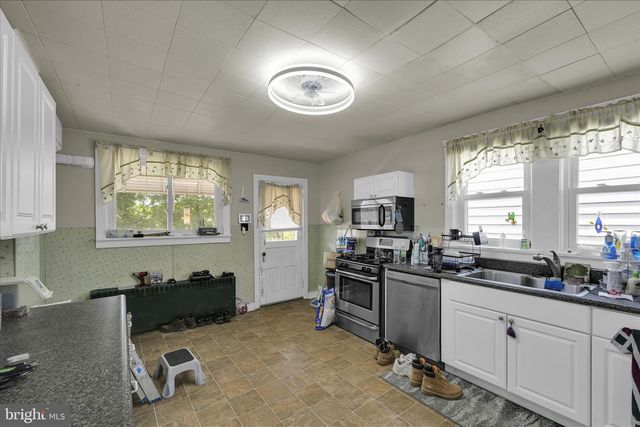 723 PORT CARBON - ST CLAIR HW, Pottsville, PA 17901