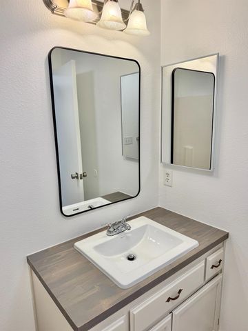 3928 El Portal Pl, Modesto, CA 95357