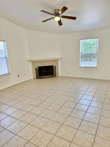 3928 El Portal Pl, Modesto, CA 95357