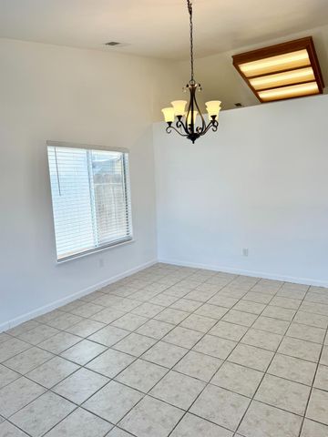 3928 El Portal Pl, Modesto, CA 95357