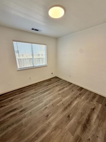 3928 El Portal Pl, Modesto, CA 95357
