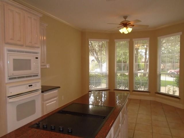 6905 Vista Ridge Court, Fort Worth, TX 76132