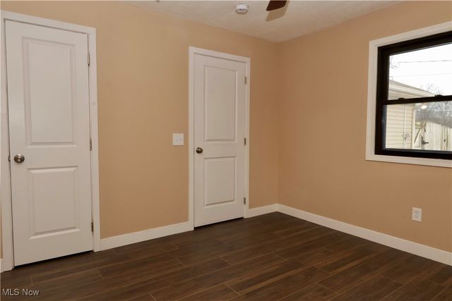 4440 E Lake Road, Sheffield Lake, OH 44054