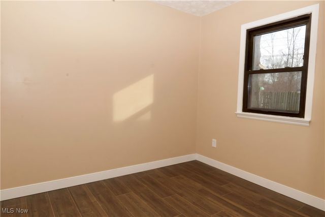 4440 E Lake Road, Sheffield Lake, OH 44054