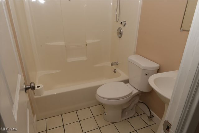 4440 E Lake Road, Sheffield Lake, OH 44054