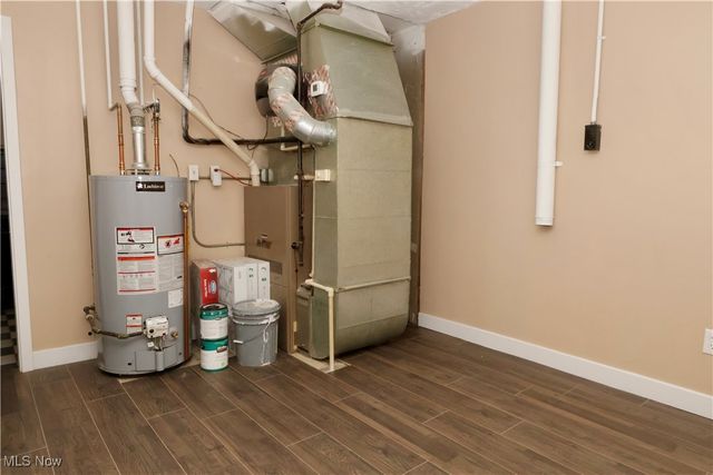 4440 E Lake Road, Sheffield Lake, OH 44054