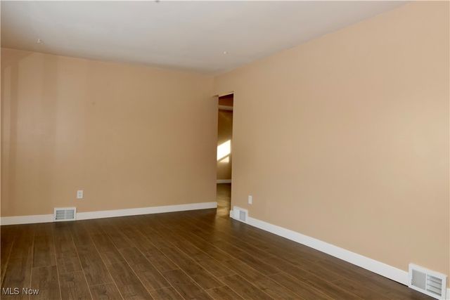 4440 E Lake Road, Sheffield Lake, OH 44054