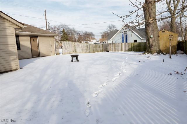 4440 E Lake Road, Sheffield Lake, OH 44054