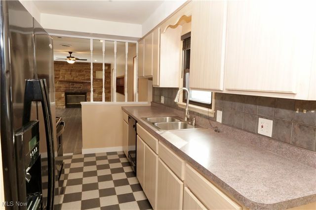 4440 E Lake Road, Sheffield Lake, OH 44054