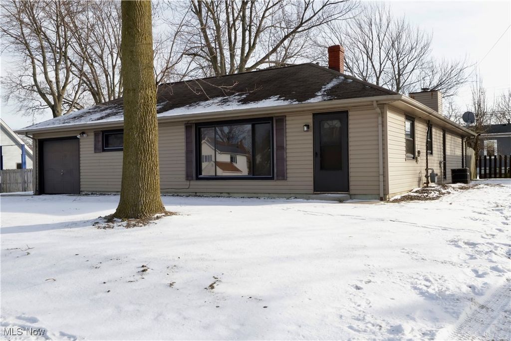 4440 E Lake Road, Sheffield Lake, OH 44054