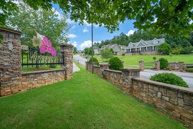 124 Tuscany Village Drive, Ringgold, GA 30736