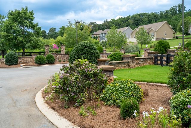 124 Tuscany Village Drive, Ringgold, GA 30736