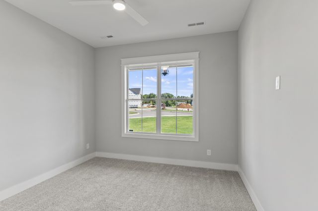 8 Latitude Dr, Winchester, TN 37398