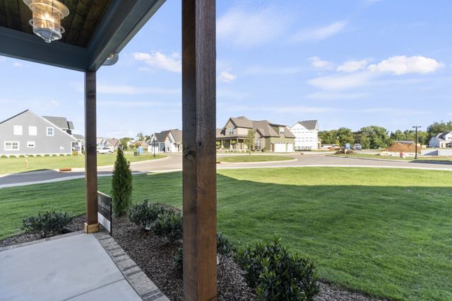8 Latitude Dr, Winchester, TN 37398