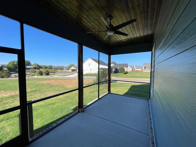 8 Latitude Dr, Winchester, TN 37398