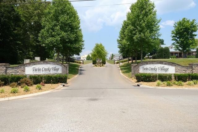 8 Latitude Dr, Winchester, TN 37398