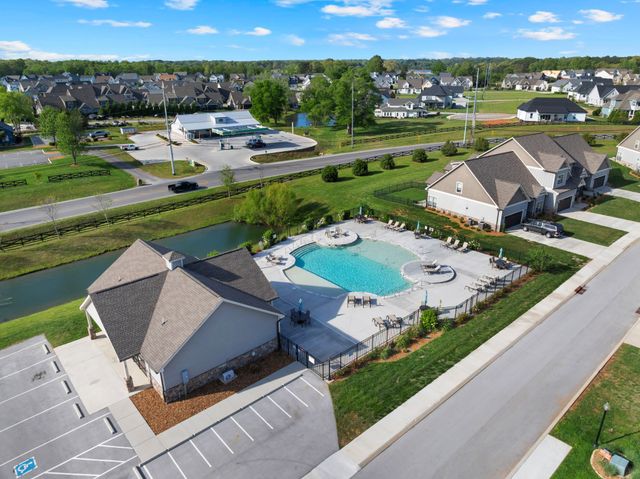 8 Latitude Dr, Winchester, TN 37398