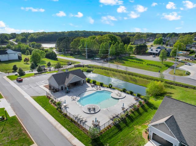 8 Latitude Dr, Winchester, TN 37398