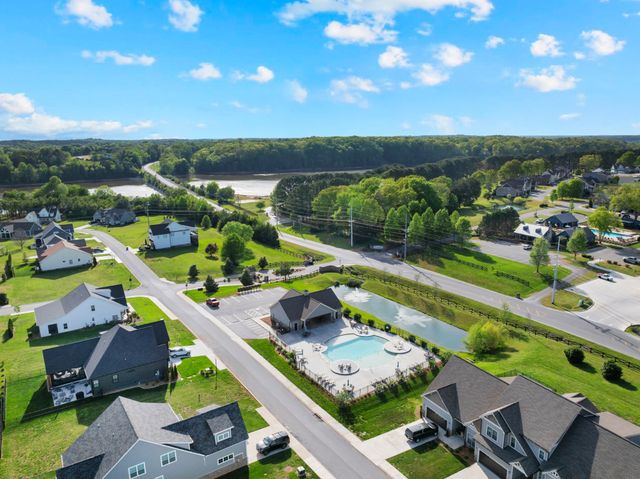 8 Latitude Dr, Winchester, TN 37398