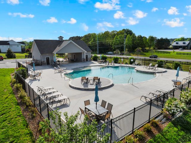 8 Latitude Dr, Winchester, TN 37398