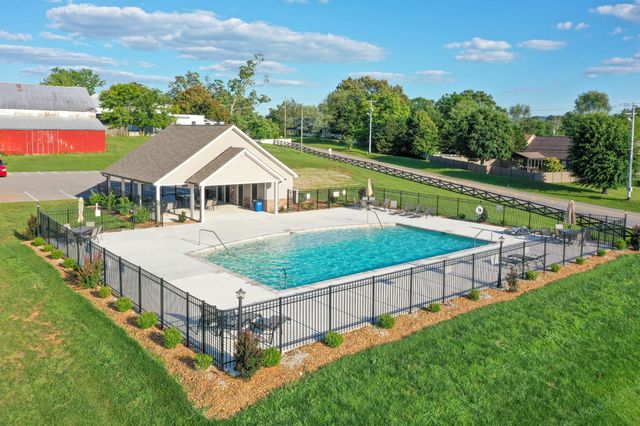 8 Latitude Dr, Winchester, TN 37398