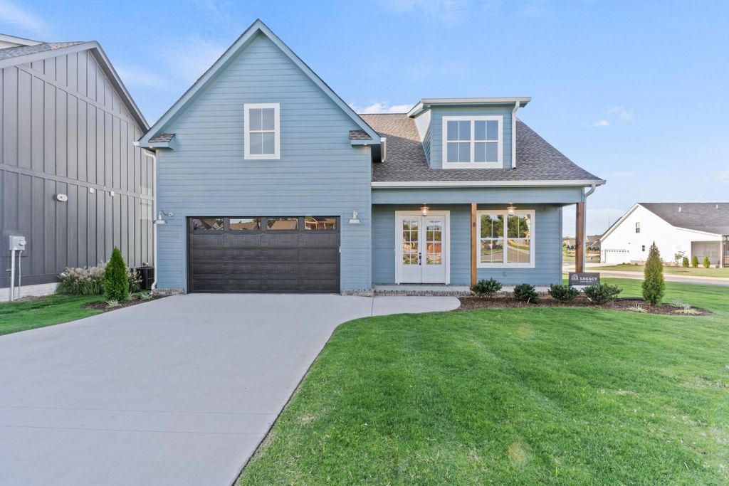 8 Latitude Dr, Winchester, TN 37398