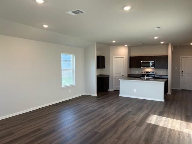 206 Perry PL, Rockdale, TX 76567