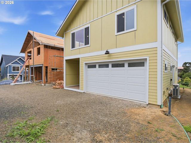 430 Nw 5TH St, Newport, OR 97365