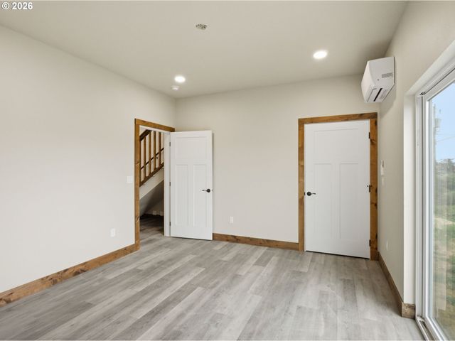 430 Nw 5TH St, Newport, OR 97365