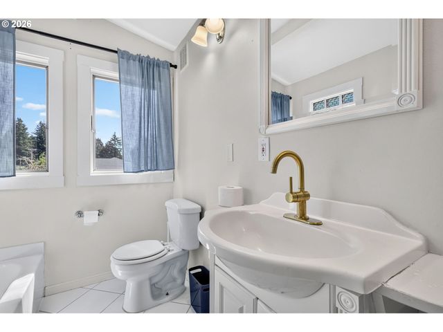 4520 Se CHASE Rd, Gresham, OR 97080