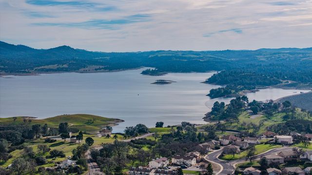 2302 Lake View Cir, Valley Springs, CA 95252