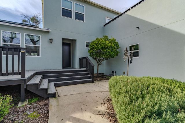 2302 Lake View Cir, Valley Springs, CA 95252