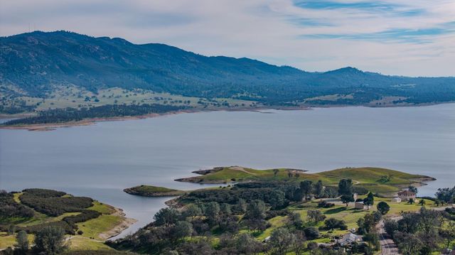 2302 Lake View Cir, Valley Springs, CA 95252