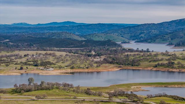 2302 Lake View Cir, Valley Springs, CA 95252