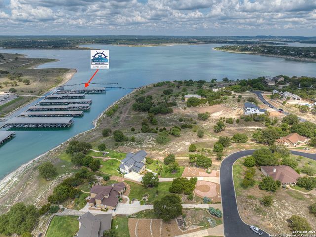 1232 Kings Cove Dr, Canyon Lake, TX 78133