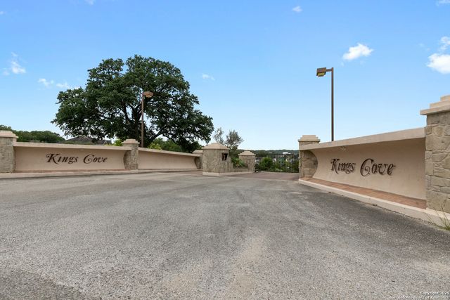 1232 Kings Cove Dr, Canyon Lake, TX 78133