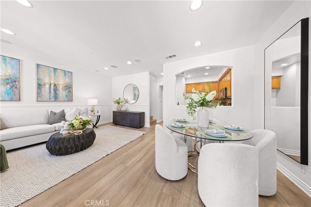 76 Trailing Vine, Irvine, CA 92602