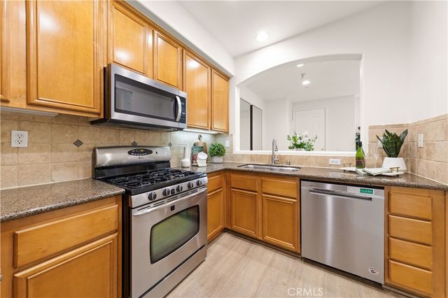 76 Trailing Vine, Irvine, CA 92602