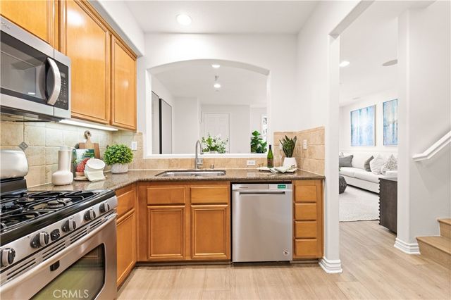 76 Trailing Vine, Irvine, CA 92602