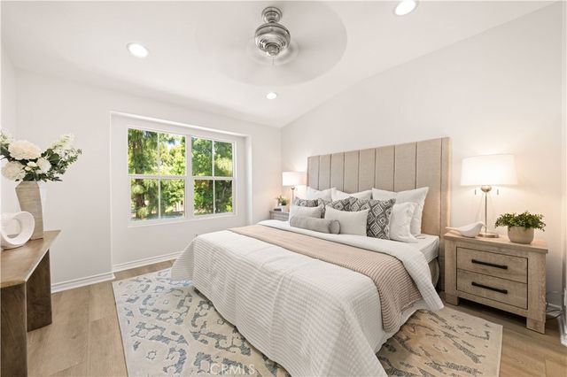 76 Trailing Vine, Irvine, CA 92602