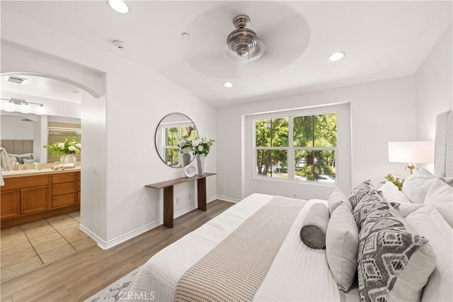 76 Trailing Vine, Irvine, CA 92602