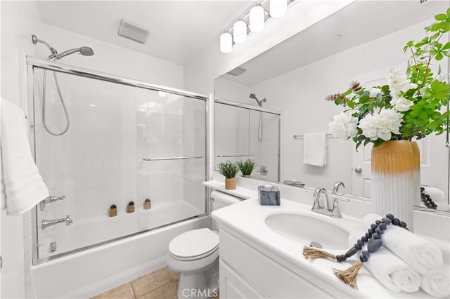 76 Trailing Vine, Irvine, CA 92602