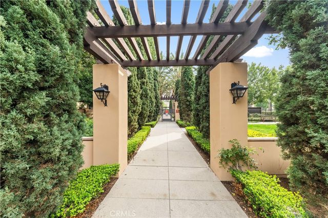 76 Trailing Vine, Irvine, CA 92602