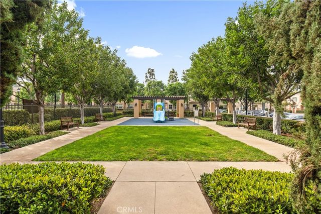 76 Trailing Vine, Irvine, CA 92602