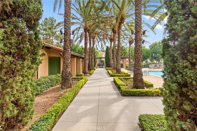 76 Trailing Vine, Irvine, CA 92602