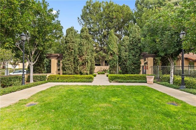 76 Trailing Vine, Irvine, CA 92602