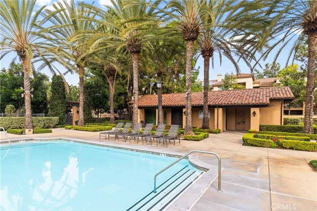 76 Trailing Vine, Irvine, CA 92602