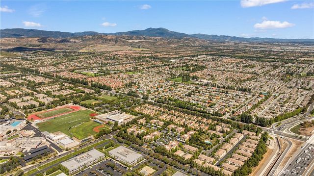 76 Trailing Vine, Irvine, CA 92602