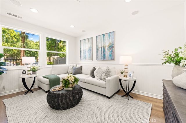 76 Trailing Vine, Irvine, CA 92602