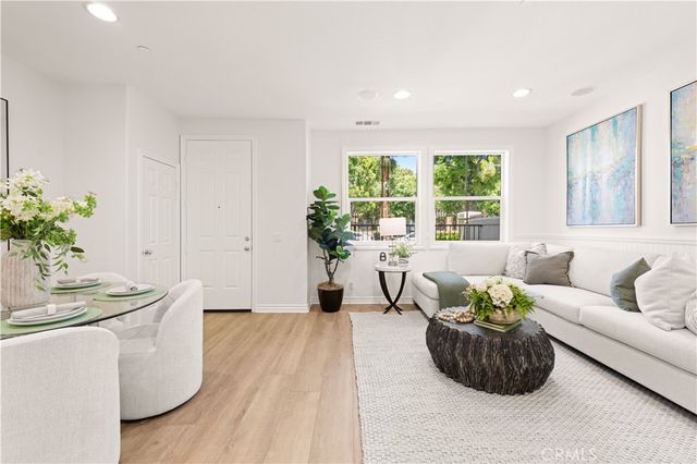 76 Trailing Vine, Irvine, CA 92602